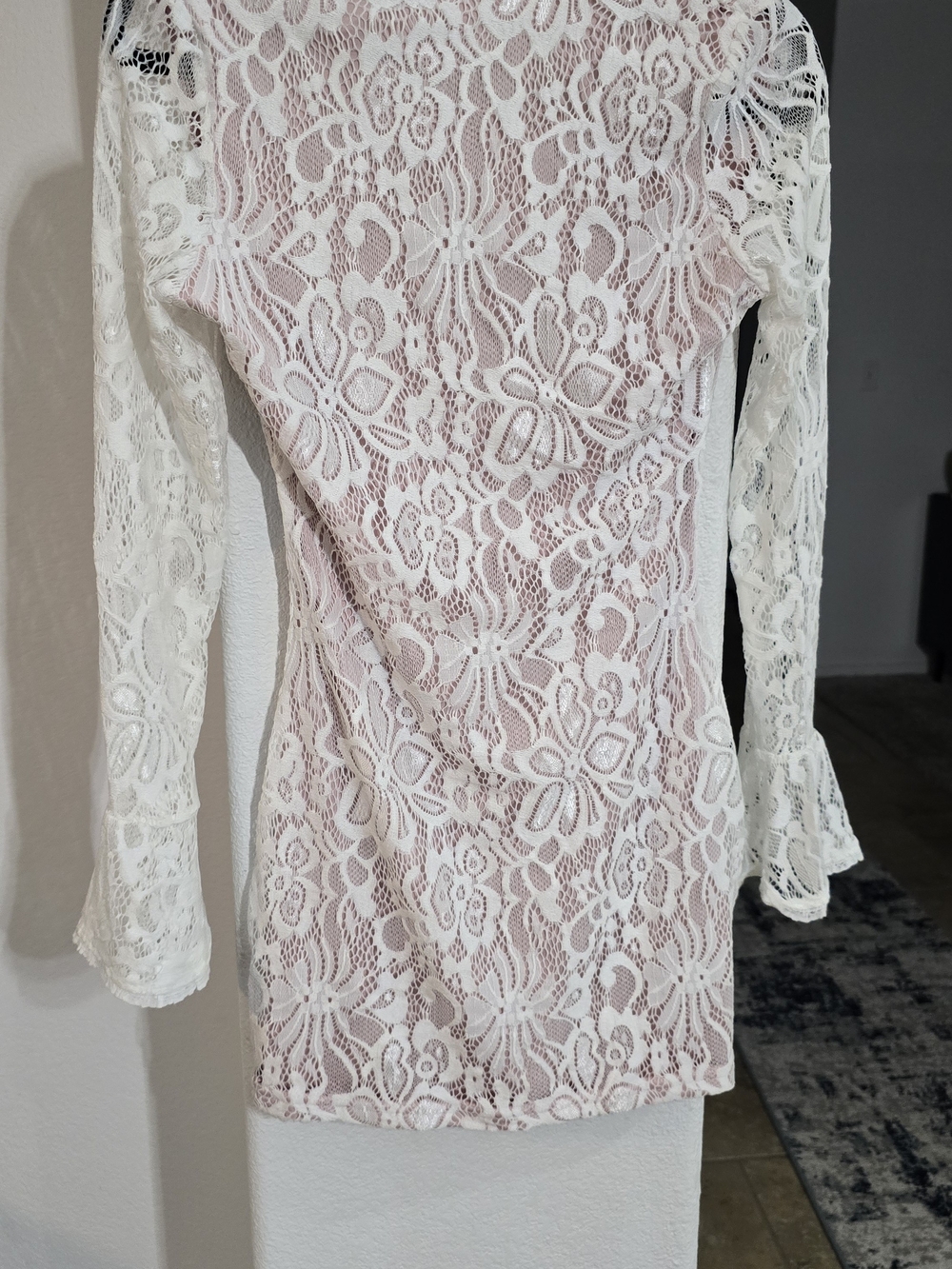 White Lace Long-Sleeve Sheath Dress